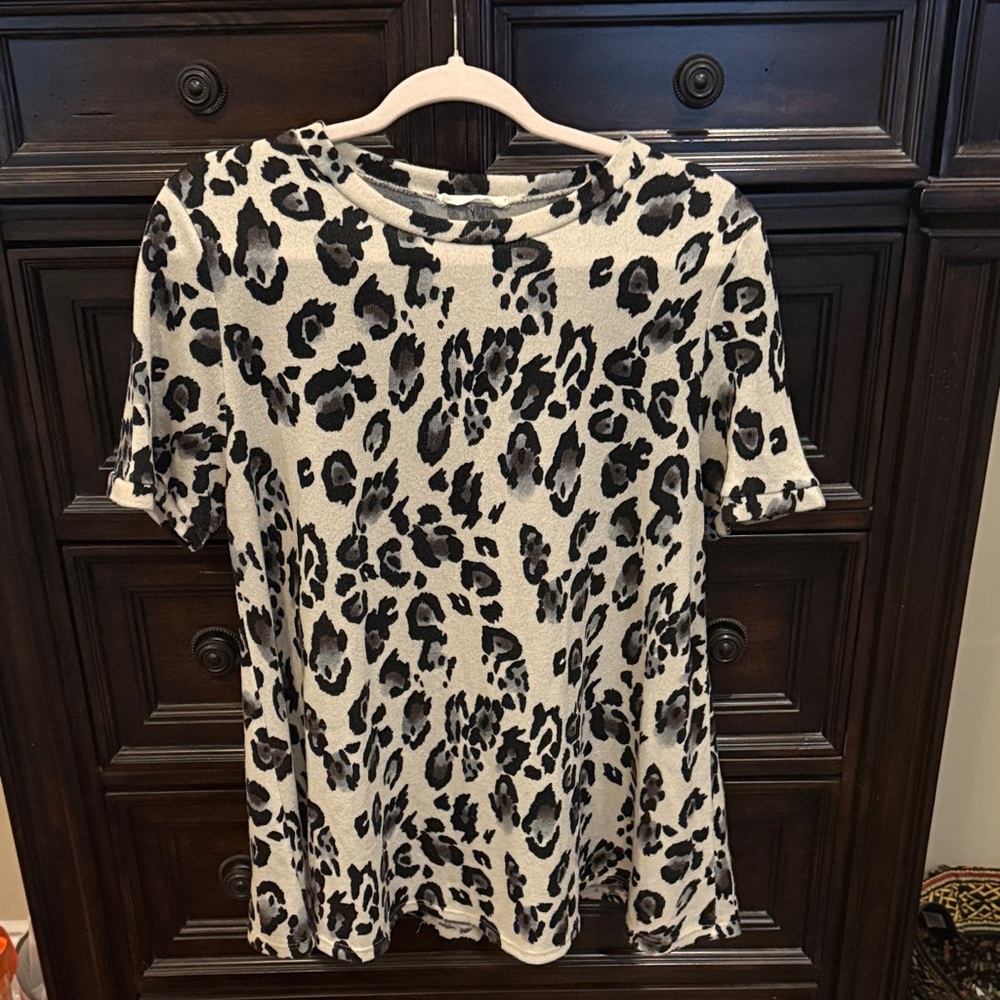 Entry brand Leopard Print short sleeve sweater